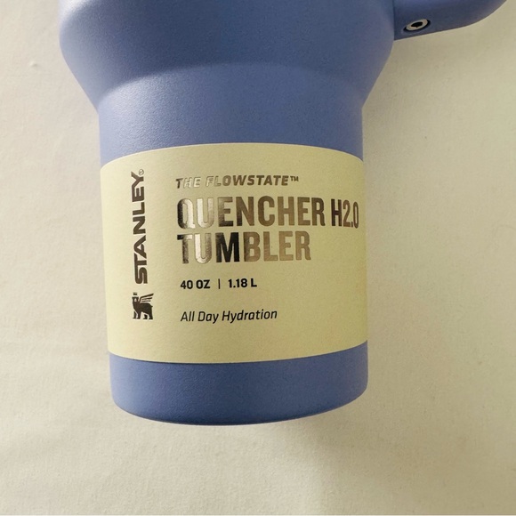 Stanley New The Flowstate Quencher H2.0 Tumbler 40-oz Hydrangea Lilac Hot/Cold - Picture 4 of 6